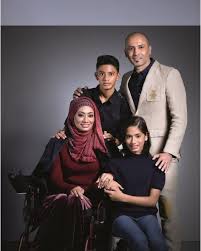 Majlis resepsi bagi meraikan perkahwinan dua anak lelaki pengarah dan penerbit filem, datuk yusof haslam syamsul dan syafiq berlangsung meriah di dewan. Isteri Bagi Je Saya Kahwin Lain Tapi Saya Tak Nak Edika Yusof Tetap Setia Walaupun Isterinya Lumpuh Yoy Network