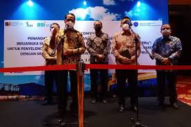 Lowongankerja15.com, lowongan kerja management trainee batch pt mandiri tunas finance november 2020. Proyek Ka Makassar Parepare Menhub Pertama Kalinya Ka Libatkan Swasta Halaman All Kompas Com
