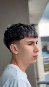 MECHAS PLATINADAS 😳low fade comprimido en V🤯, #mechas , #mechasplatinadas  #lowfade #textura , #tendenciatiktok #cambiodelook #barbero , #viral  #parati #barberia #chile