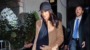 Meghan markle made a surprise trip to new york city—her first visit to the big apple since her royal wedding last may—for a special event: A Man Wearing A Suit And A Woman Standing In Front Of A Building The Duchess Of Sussex S Whirlwind Funny Pictures Of Women Funny Pictures Best Funny Pictures