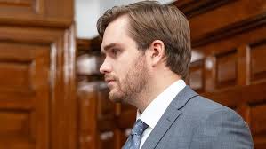 Emmerdale's James Chase reveaIs Tom to be hit with 'reaI shocker' that  turns the tabIes