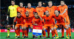 Je ziet op deze pagina welke spelers de bondscoach in zijn selectie voor het nederlands elftal heeft opgenomen, met daarbij de eerstvolgende wedstrijd. Oranje Wk Voetbal 2010 De Wedstrijden Nederlands Elftal