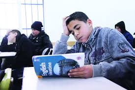 من المسؤول عن ضعف الطلبة في اللغة الإنجليزية علي صوتك
