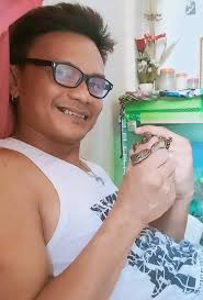 Can anyone help me ID ? is it a male or a female? Location: Philippines