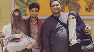 Gambar tersebut bisa anda unduh langsung, caranya silahkan klik pada ga. Kisah 12 Artis Hijrah Ada Yang Baru 5 Lembar Belajar Alquran Langsung Tertarik Jadi Mualaf Halaman 4 Pos Belitung