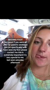 #greenscreen please if you stole my foot or have seen it please return it  she goes everywhere with me ive had her since highschool dm if u have any  info im begging #jmu #parentsweekend #jmugameday ...