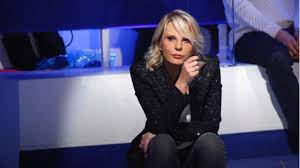 Ha fatto parecchio discutere una delle storie raccontate ieri sera durante l'ultima puntata di c'è posta per te. C E Posta Per Te Torna Con Pubblico E Postini Senza Mascherine I Dettagli