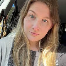 Why is Margarita the duck killing other ducklings?