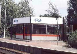 Dordrecht, centraal station (perron d) is . File Station Dordrecht Zuid Sextant 25 8 1990 Jpg Wikipedia