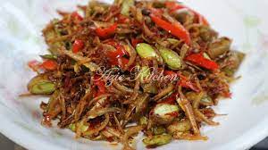 Resepi sambal ikan bilis rangup ini amat mudah disediakan #sambalikanbilis #ikanbilispedas. Sambal Ikan Bilis Dengan Petai Kikis Yang Mudah Dan Sedap Azie Kitchen