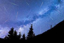 2021年のペルセウス座流星群の活動 （注1） は、8月13日4時頃に極大 （注2） となり、前後数時間にわたってとても活発な状況となることが予想されます。この状況は日本での観測に適しており、8月12日の夜半頃から13日の明け方にかけて、たいへん多くの流星. Lus8oxyfeyesqm