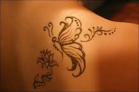 Butterfly Mehndi Designs Simple And Delicate Butterfly Mehndi Design Henna Butterfly Butterfly Tattoo Mehndi Designs