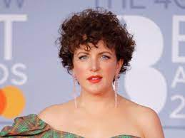Dj annie macmanus chats to artists, writers, musicians and a host of. Irish Dj Annie Mac To Leave Bbc Radio 1 After 17 Years