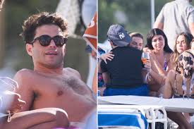 رامي سعيد مالك‎, egyptian arabic: Rami Malek Hits Miami Beach As Girlfriend Lucy Boynton Films In Uk