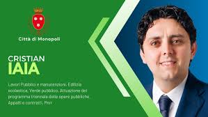 Sette assessori, dei quali tre donne, quattro riconferme, tre novità e  un'età media di 45 anni. Tre Assessorati alla lista Monopoli Presente, due  a Monopoli al Centro, uno a Fare Comune e