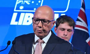 Fascinating Aïda at the Royal Festival Hall review: 40…