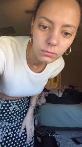 Anna Mesa's Instagram, Twitter & Facebook