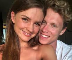Laura Henshaw Cancels Wedding Due To Melbourne Lockdown