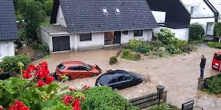 Reporter ulf priester berichtet aus altena über den starkregen | video. 4zcmzs8ji4xk8m