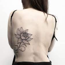 Back Tattoos Have Gotten A Bad Rap But It S Totally Undeserved The Late 90s Were All About The Lower Back Tat Tattoos Back Tattoos Back Tattoo Women Spine