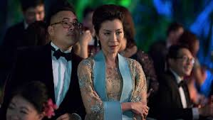 (warner bros.) for those unfamiliar, crazy rich asians shares similarities with meet the parents and other comedies about meeting a significant other's parents. Crazy Rich Asians Warum Der Deutsche Filmtitel Einen Faden Beigeschmack Hinterlasst Musikexpress