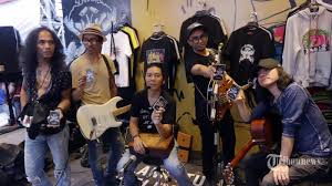 Maybe you would like to learn more about one of these? Chord Gitar Lagu Ku Tak Bisa Slank Pernah Berpikir Tuk Pergi Dan Terlintas Tinggalkan Kau Sendiri Tribunnews Com Mobile