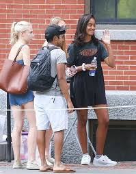 Best Wishes To Malia Obama Her Journey At Harvard University It S Official It S Move In Day At Harvard And Guess Malia Obama Obama Daughter Michelle Obama