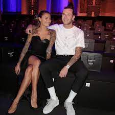Dies gab der keeper, der beim fc liverpool unter vertrag steht, am donnerstagabend auf instagram bekannt. Sophia Thomalla Was Dieses Neue Foto Uber Ihren Beziehungsstatus Verrat Bunte De