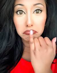 There hasn't yet been any research looking into smartphone pinky, so it's prevalence, causes are unclear. Do You Have Smartphone Pinky You Better Check Right Now The Daily What Daily Dose Of What