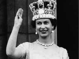 Ziert das cover der vogue: Queen Elizabeth Ii So Setzte Sie Ihre Kronung Im Fernsehen Durch Stern De