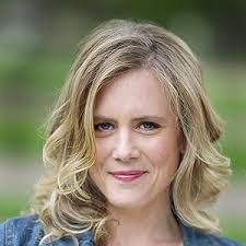 Lisa Hakes's Instagram, Twitter & Facebook