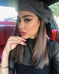 16.3k Likes, 217 Comments - Fatima Almomen (@falmomen) on Instagram: “Who  gon stop me?! 🛑 . . Define your lips with Exaggerate lipliner #… |  Celebridades, Actrices