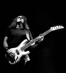 One of the most legendary and innovative bass players in metal, david ellefson met dave mustaine when the two shared a southern california apartment complex in 1983. David Ellefson