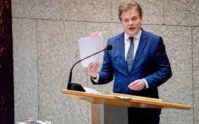 Het gaat volgens hem om mensen die 'belang hebben bij pogingen om wijzigingen aan te brengen in de. Volgens Pieter Omtzigt Nummer 2 Van Het Cda Is De Verkiezingscampagne Een Spelshow Geworden En Minister Worden Zoals Lijsttrekker Wopke Hoekstra Het Voor Zich Ziet We Zullen Zien Dagblad Van Het Noorden