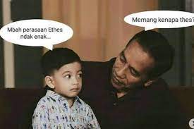 Tidak bermaksud njangkar pada panjenengan, ijinkan saya menyampaikan kado pada bapak. 10 Obrolan Imajiner Jan Ethes Dengan Jokowi Ini Ceriakan Harimu