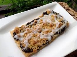 Prasselkuchen Blatterteig Mohn Streusel Und Zuckerguss Aus Meinem Kuchen Und Tortenblog Prasselkuchen Einfach Lecker Kuchen