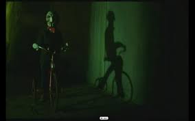 Debes coserlo con el hilo rojo y luego enredarlo en él, como si el hilo fuesen sus venas. Billy Titere Wiki El Juego Del Miedo Fandom