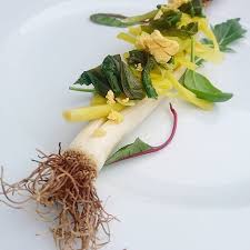 Un Poireau Vinaigrette Menubistronomique Commelechef Poireauvinaigrette Barbe Aupoil Poireau Cuisinedesaison Toulouse V Vegetables Asparagus Food