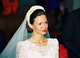 Dzięki temu może pozwolić sobie na luksusowy styl życia i ubrania od najlepszych projektantów. Metamorfoza Kingi Rusin Jak Zmienila Sie Prezenterka Viva Pl