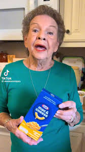 Profil de Julia Ayers (julia15)