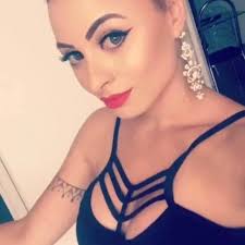 Amando demais esse Gloss Matte da Fand Makeup cor: Narciza 😍 Disponivel na  @casadomaquiadorcm ❤️