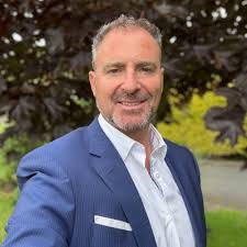 Honoured to Be Named a RETHINK Retail Top Expert for 2025!