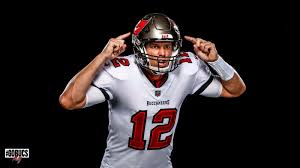 Tom Brady In A Bucs Uniform Grins And Gripes From The Internet