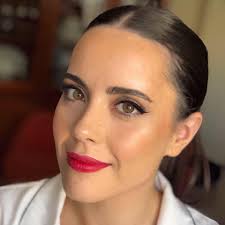 Montajes flasheritos inspirados por la niebla del fin de semana, ☁️ se convirtieron en una entrega… • Makeup By Bea Lasarte Inicio Facebook