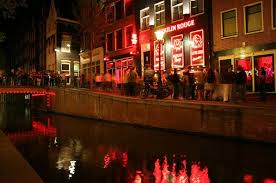 Amsterdam is the capital and most populous city of the netherlands with a population of 872,680 within the city proper, 1,558,755 in the urban area and 2,480. Die 4 Beruhmtesten Rotlichtviertel In Europa Sind Nicht Fur Das Schwache Herz