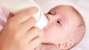 Wann geben sie dem baby kuhmilch? Ist Kuhmilch Fur Kleinkinder Wirklich Gesund