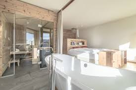 Whirlpool badewanne im zimmer hausliche verbesserung hotelzimmer mit badewanne fur zwei ajia hotel istanbul photo courtesy tripadvisor www tripadvisor de locationphotos g293974. Hotelzimmer Mit Sauna Und Offener Badewanne Mk Salzburg Pr Agentur Fur Tourismus