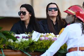 Maraísa está vivendo e morrendo após enterro de Marília Mendonça