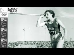 Emil zátopek zátopek český film václav neužil dana zátopková david ondříček martha issová očekávaný film o zátopkovi se představuje v prvním traileru. Odesla Legenda Dana Zatopkova Youtube