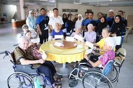 0 ratings0% found this document useful (0 votes). Old Folks Get Appreciation Aid At The Comfort Of Their Homes Buletin Mutiara